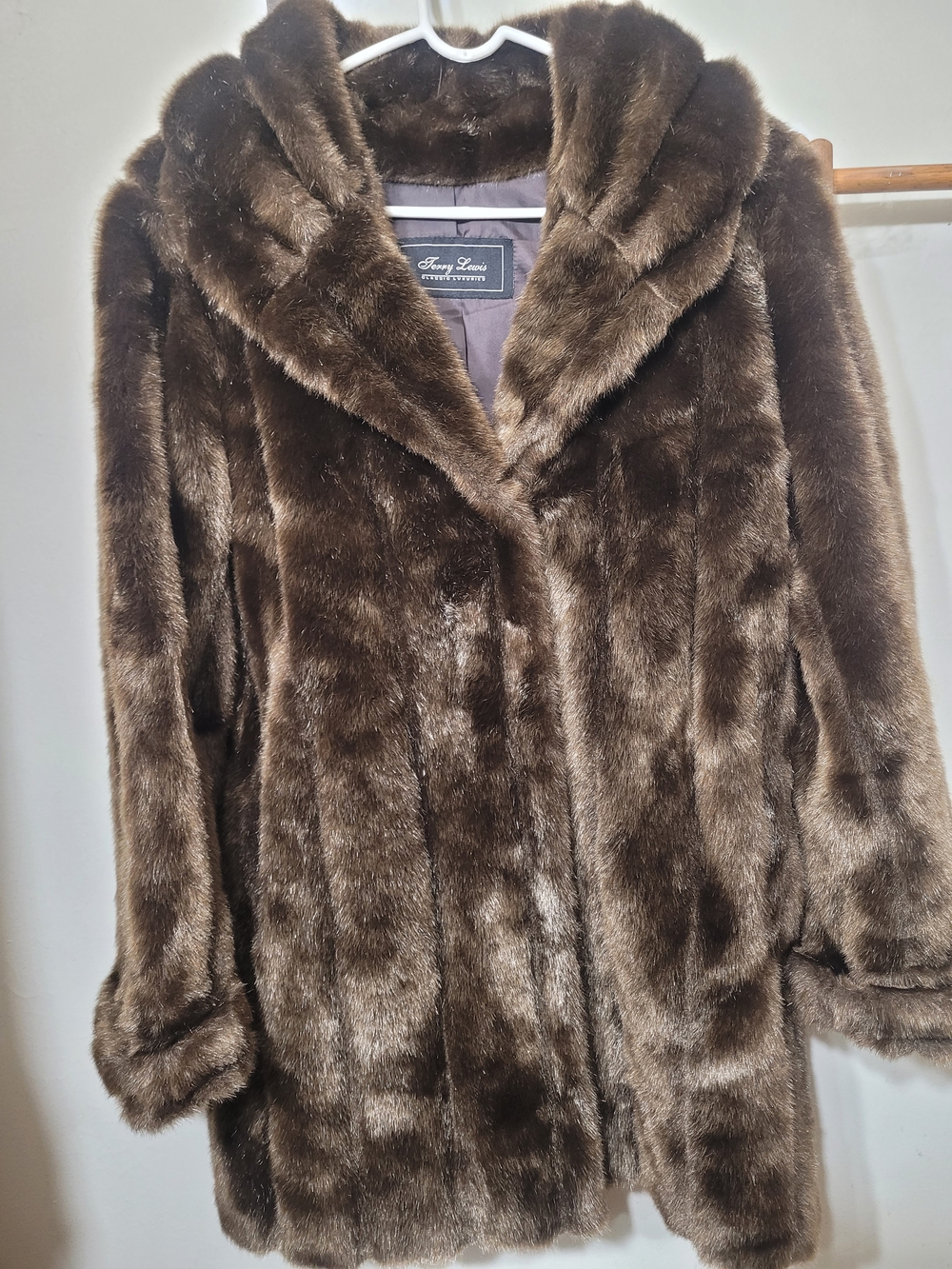 Terry Lewis Brown Faux Fur Coat Size Small Brown (R)